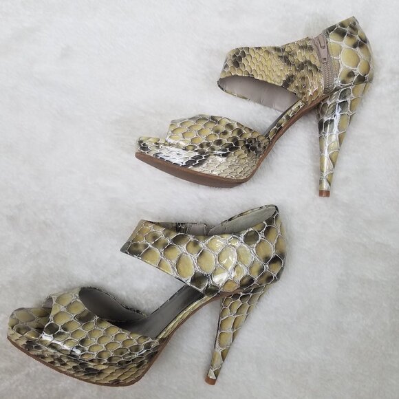 NWOT Gianni Bini Cream Snake Patent Stiletto 9.5 - Picture 7 of 10